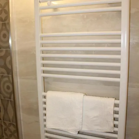 Pietre Del Mare בית הארחה